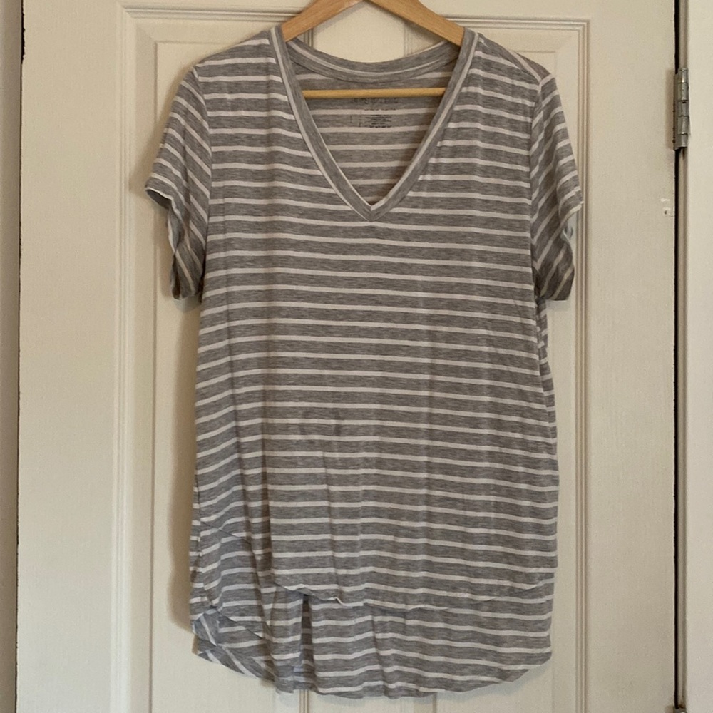 Latched Mama Printed V-Neck Boyfriend Nursing Tee